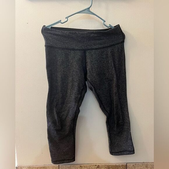 Lululemon crop leggings   - Picture 1 of 4